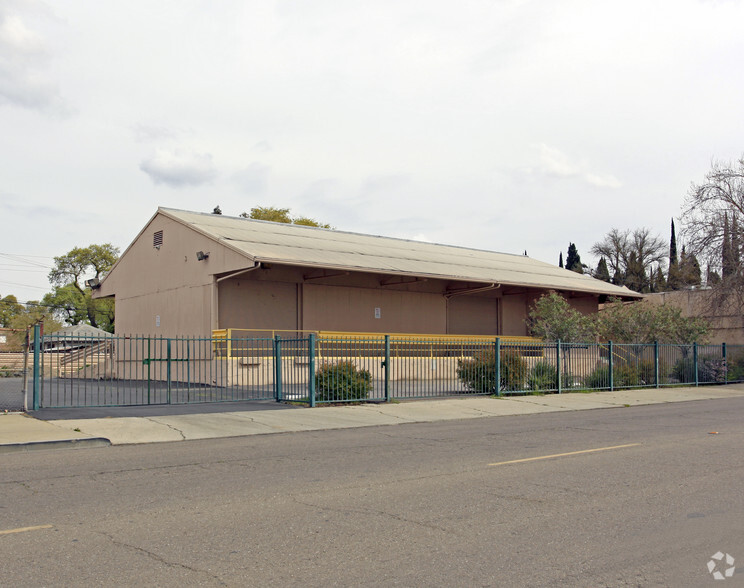 1030 N Union St, Stockton, CA for rent - Primary Photo - Image 1 of 16