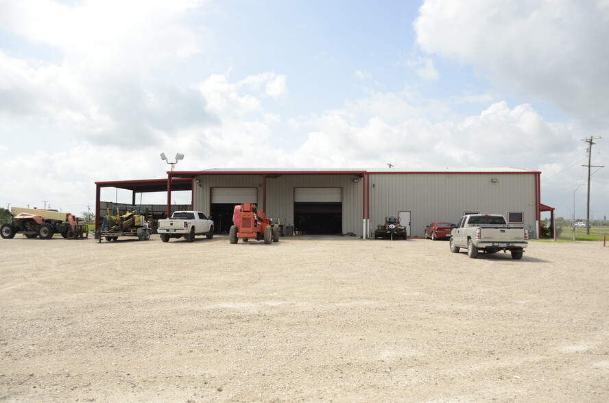 4136 Interstate Highway 37, Odem, TX for rent - Building Photo - Image 3 of 28