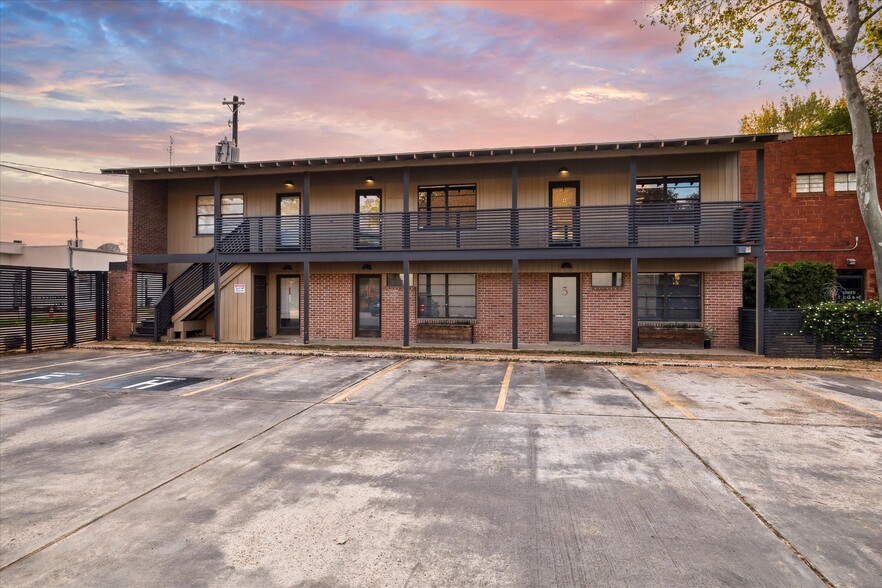 2412 Bartlett St, Houston, TX for rent - Building Photo - Image 3 of 27