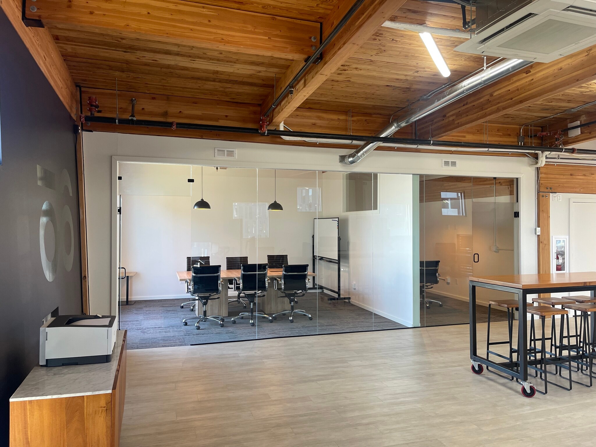 11 NE Martin Luther King Jr. Blvd, Portland, OR to rent Interior Photo- Image 1 of 3