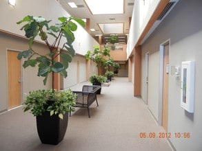 16100 Cairnway Dr, Houston, TX to rent Interior Photo- Image 2 of 7