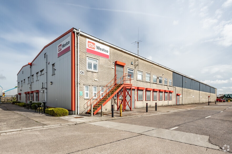 Walter Leigh Way, Leigh to rent - Primary Photo - Image 1 of 4