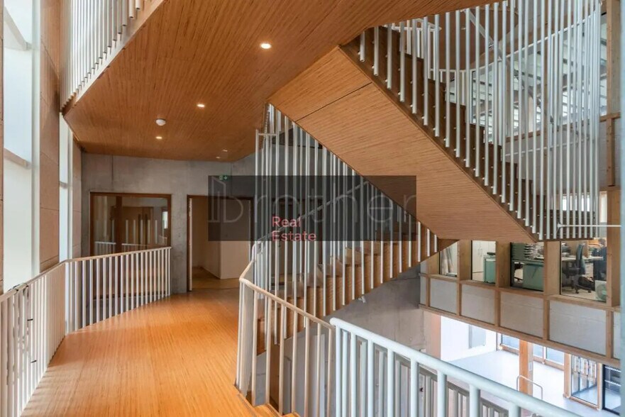 Office in Bordeaux to rent - Interior Photo - Image 3 of 6