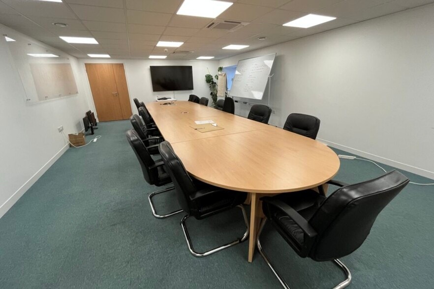 Ottery Moor Ln, Honiton for sale - Interior Photo - Image 3 of 10