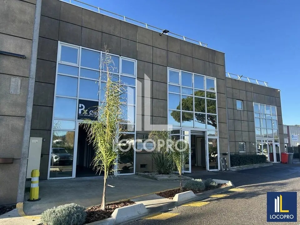 Vente Bureaux 321 m² - Photo 1