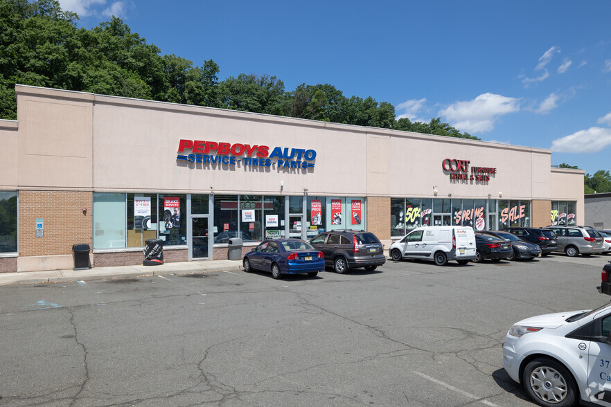 5 State Route 17, Hasbrouck Heights, NJ for rent - Building Photo - Image 2 of 5