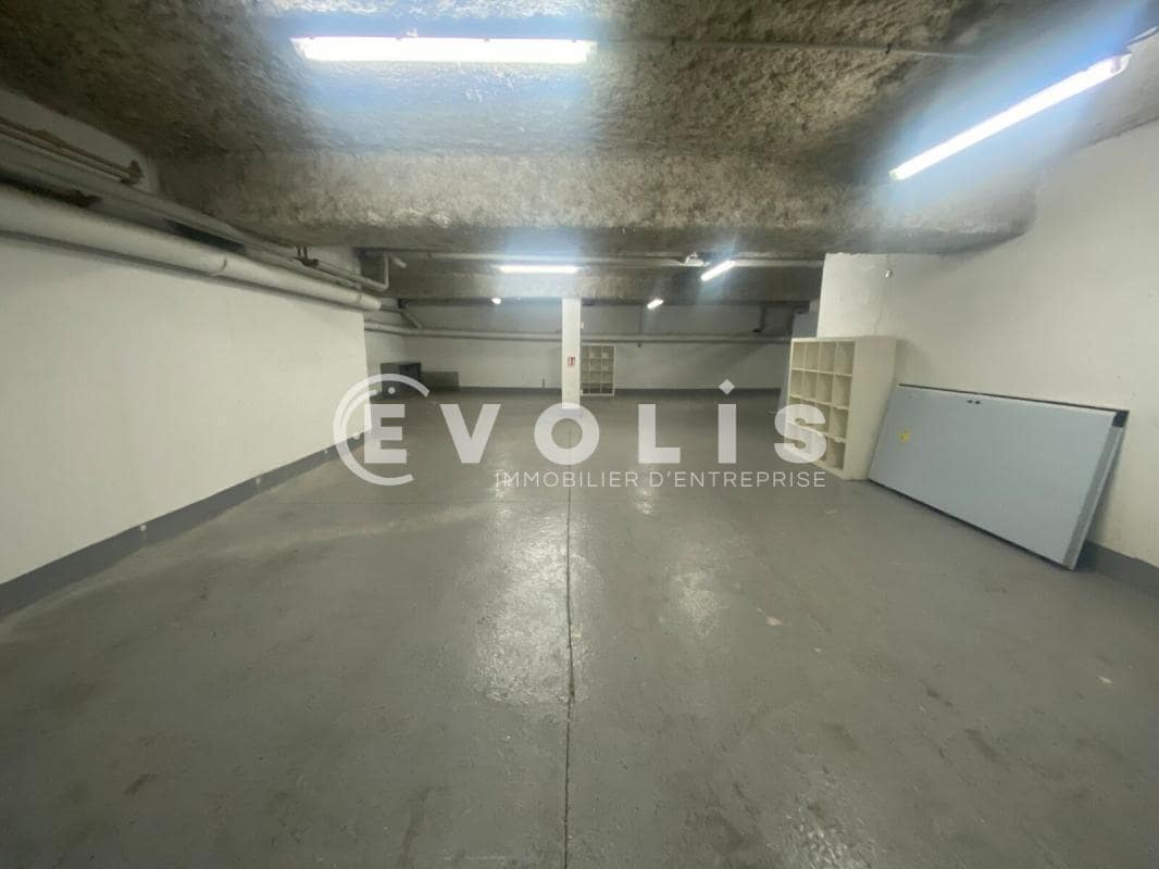 Light Industrial in Neuilly-sur-Marne for sale Interior Photo- Image 1 of 9