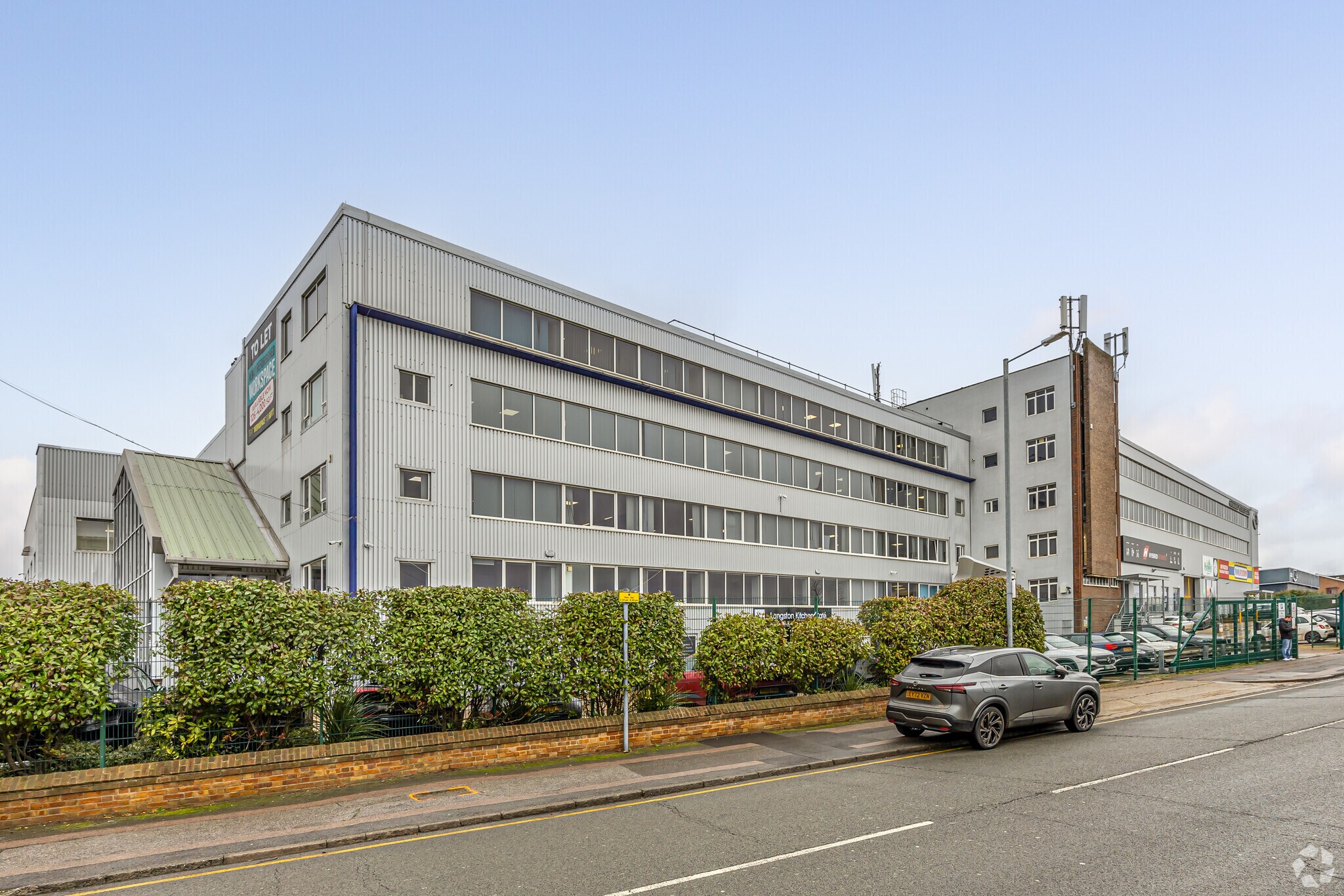 214-215 Langston Rd, Loughton for sale Primary Photo- Image 1 of 1