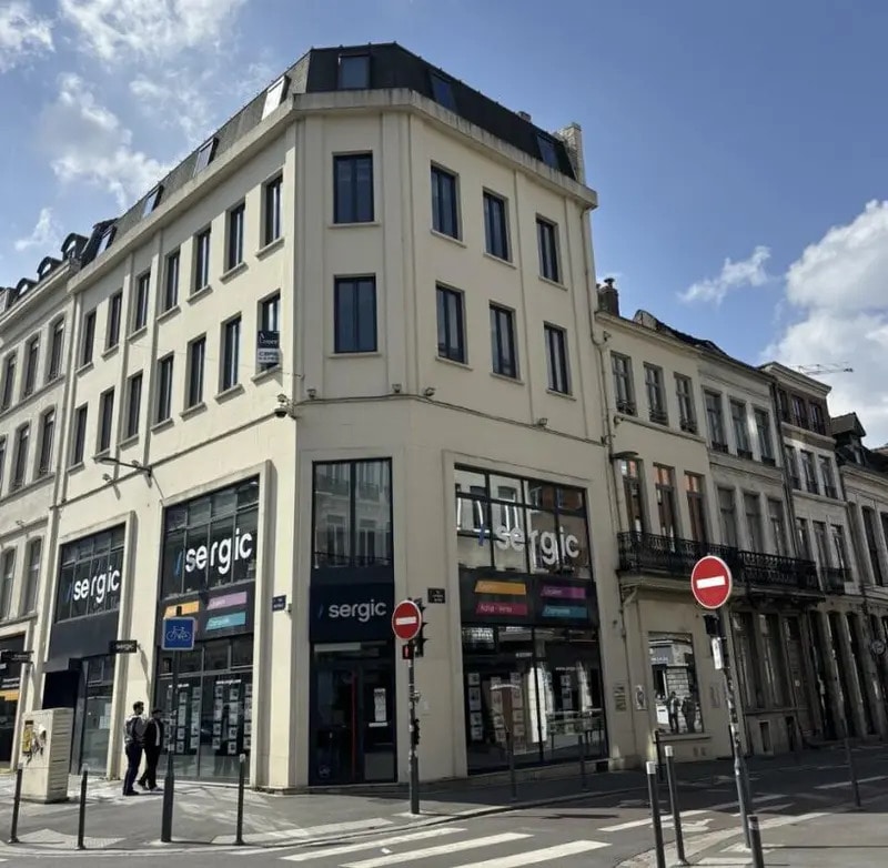 Location Commerce 415 m² - Photo 1