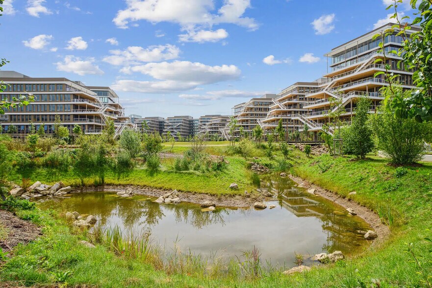 Office in Nanterre to rent - Building Photo - Image 3 of 8