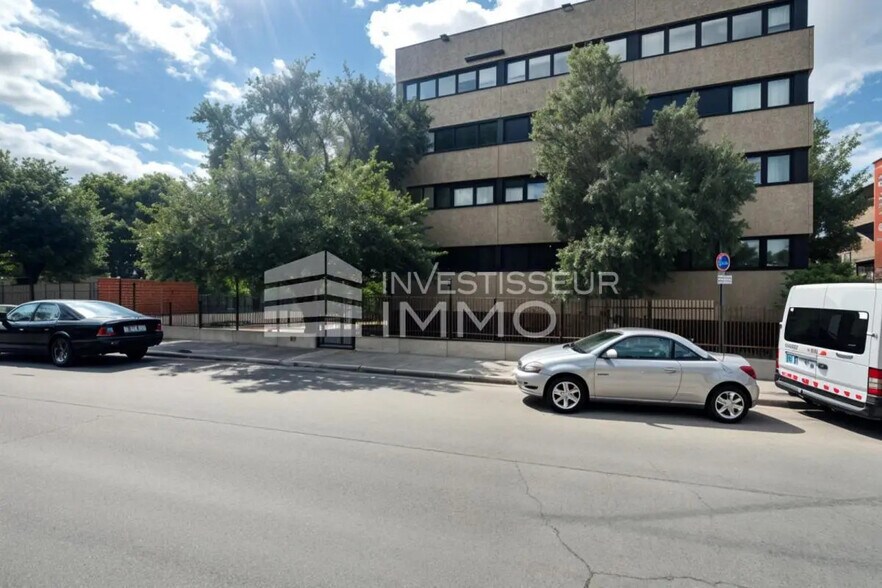 Office in Antony to rent - Building Photo - Image 2 of 4