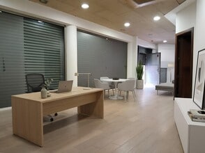Office / Retail in Barberà del Vallès, Barcelona to rent Interior Photo- Image 2 of 8