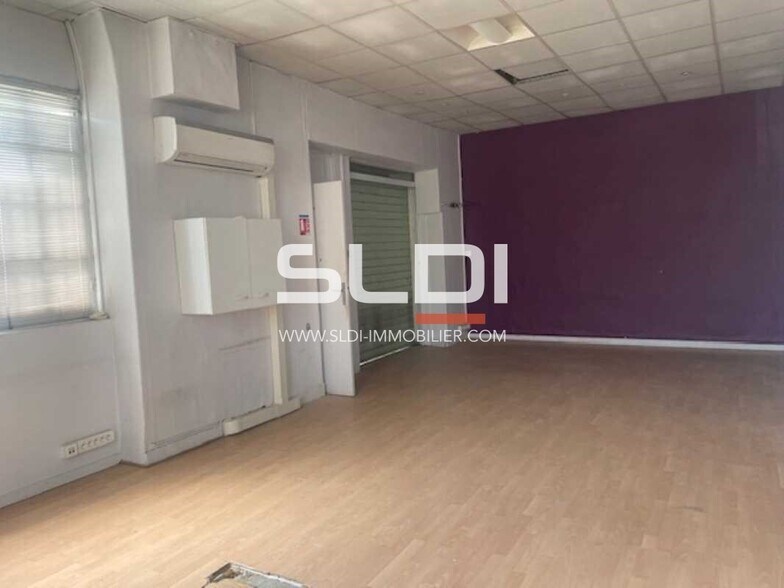 Light Industrial in Villeurbanne to rent - Interior Photo - Image 3 of 9