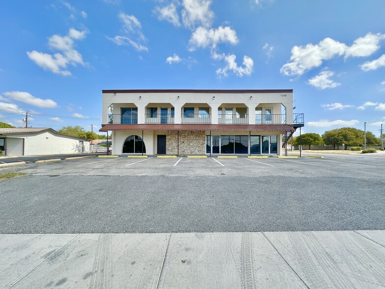 7205 Bandera Rd, San Antonio, TX for rent - Building Photo - Image 1 of 27