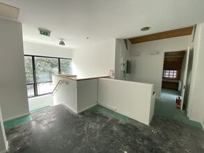 38 Woodgrange Rd, London to rent Interior Photo- Image 1 of 9