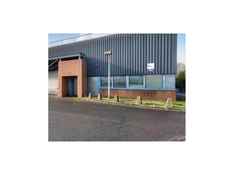 Industrial in Villepinte to rent - Building Photo - Image 2 of 8