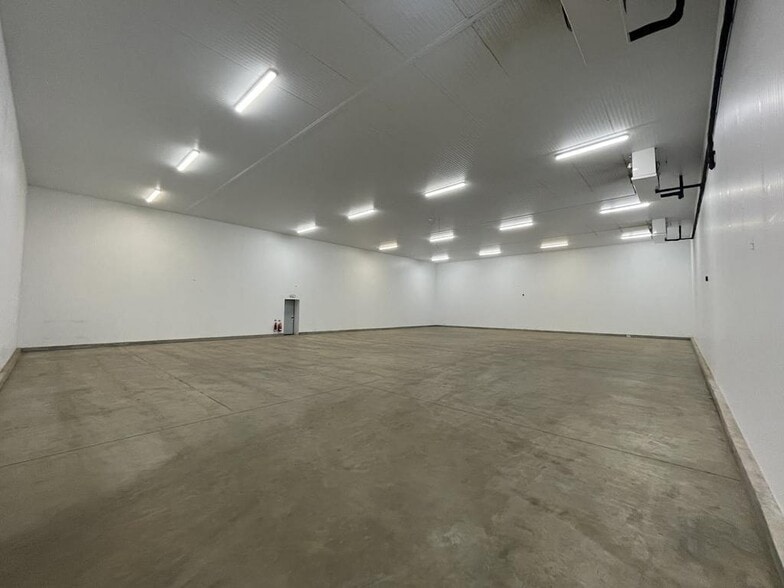 Tuesley Ln, Godalming to rent - Interior Photo - Image 3 of 4