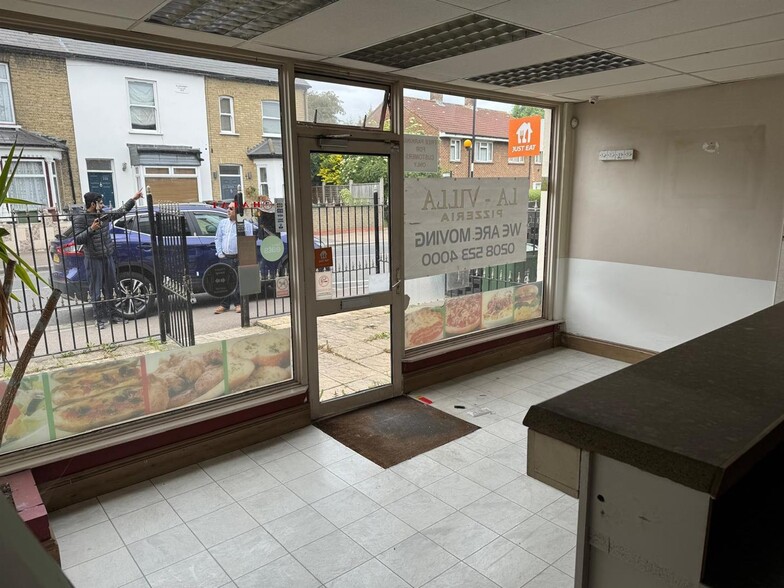 208 Higham Hill Rd, London to rent - Building Photo - Image 2 of 15
