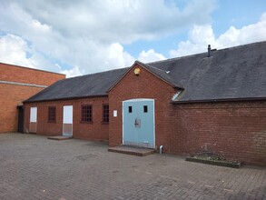 31A Wolverhampton Rd, Cannock for rent Building Photo- Image 1 of 2