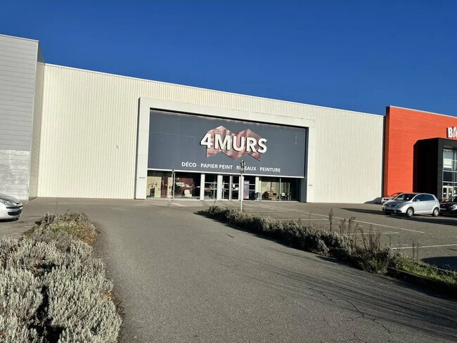 Location Commerce 1 656 m²