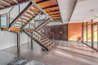 Office in Saint-Priest to rent Interior Photo- Image 1 of 3