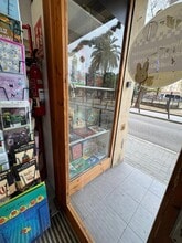 Retail in L'Hospitalet de Llobregat, Barcelona to rent Interior Photo- Image 1 of 14