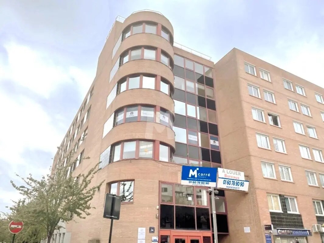 Office in Évry-Courcouronnes to rent Building Photo- Image 1 of 13