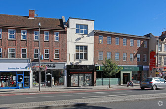 6 Heath Rd, Twickenham for sale Primary Photo- Image 1 of 4