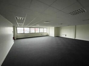 Industrial in Gonesse to rent Interior Photo- Image 2 of 3