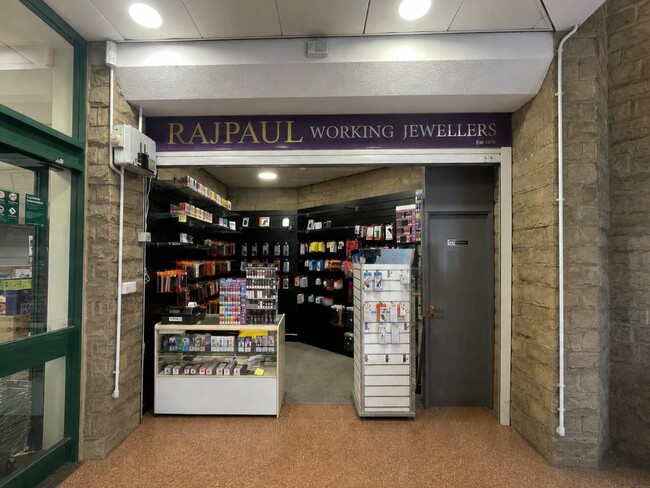 More details for Windsor Ct, Morley - Retail to Rent
