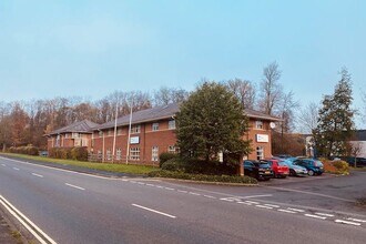 2 Dunston Rd, Chesterfield for rent Building Photo- Image 1 of 3