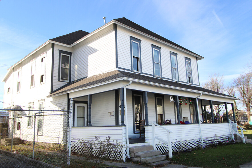 415 E Gilbert St, Muncie, IN for sale - Primary Photo - Image 1 of 2