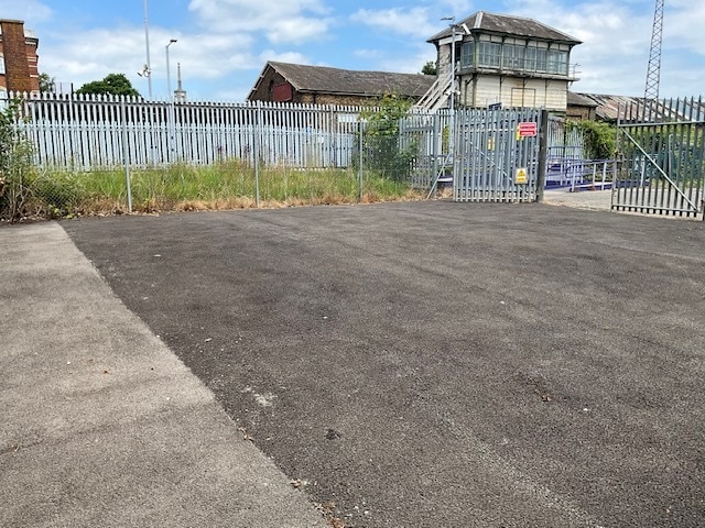 Gordon Rd, Canterbury to rent - Building Photo - Image 2 of 8