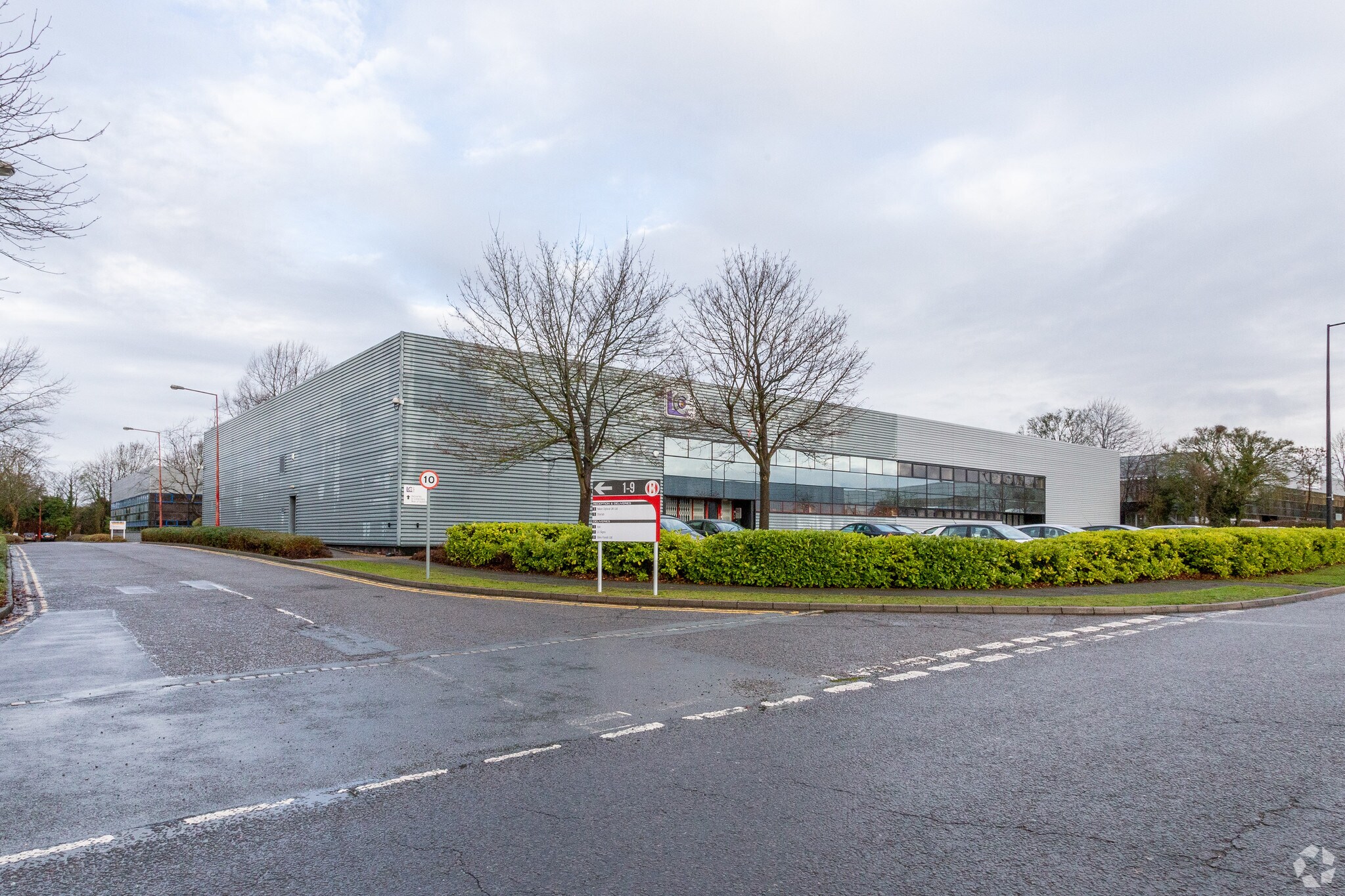 7-9 Tanners Dr, Milton Keynes for sale Primary Photo- Image 1 of 1