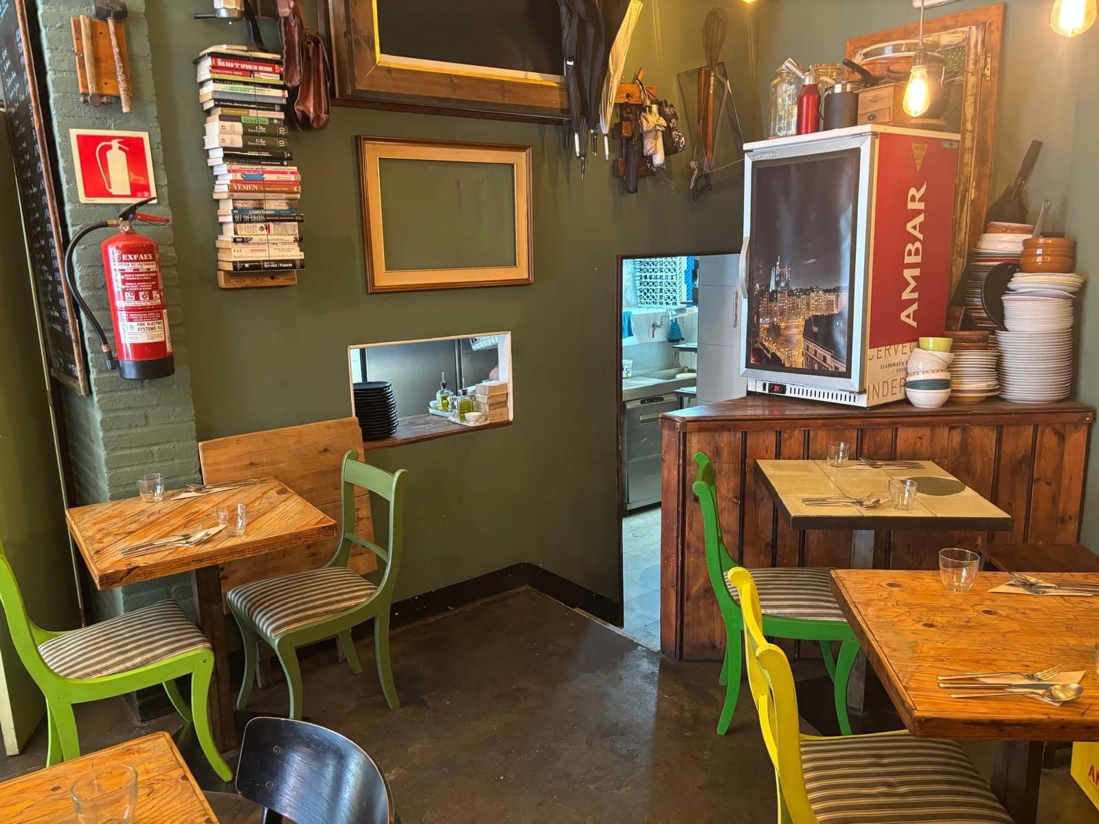 Retail in Barcelona, Barcelona to rent Interior Photo- Image 1 of 12