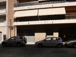 Retail in Tortosa, Tarragona to rent Building Photo- Image 1 of 3