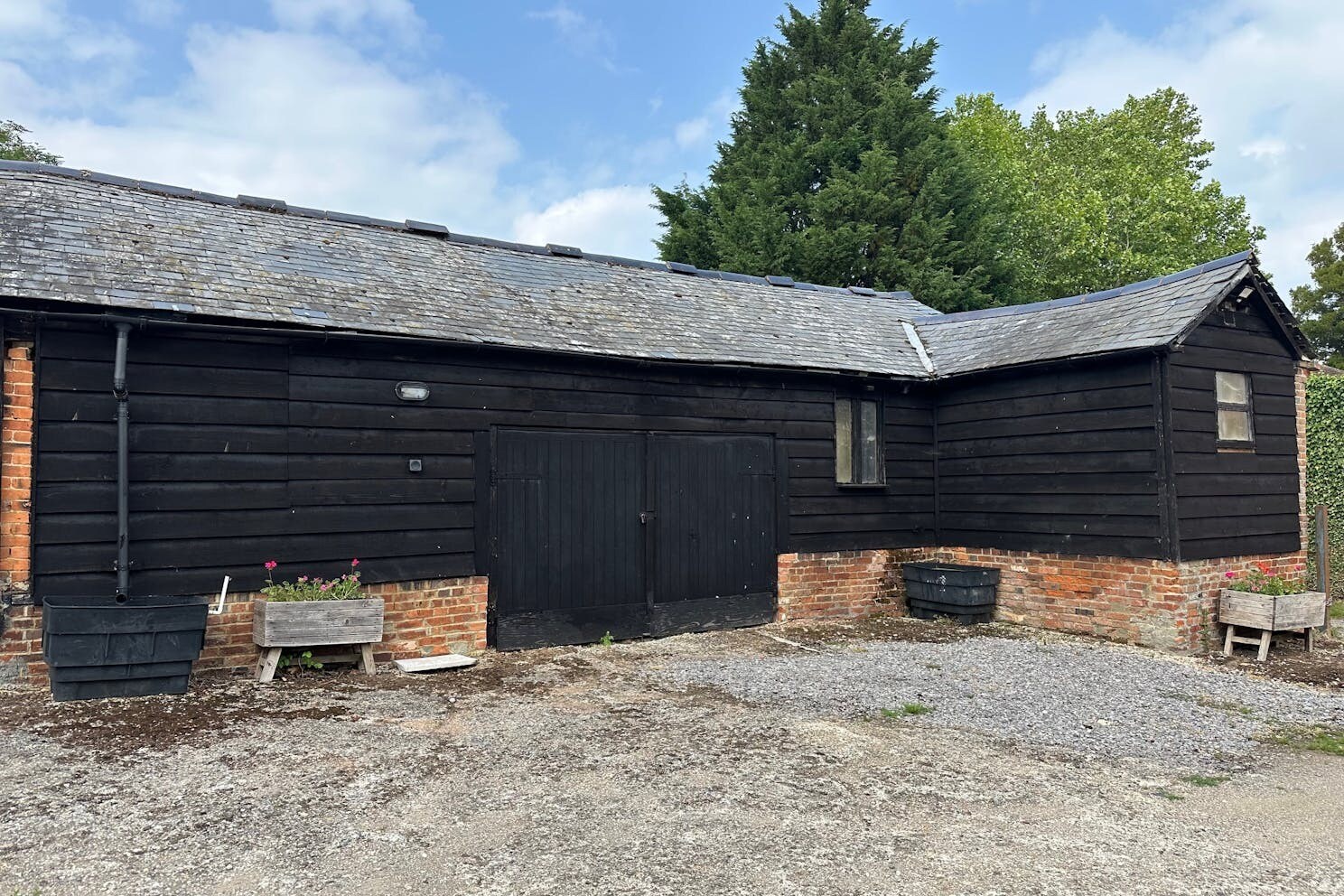 Hall Ct, Reading to rent Building Photo- Image 1 of 3