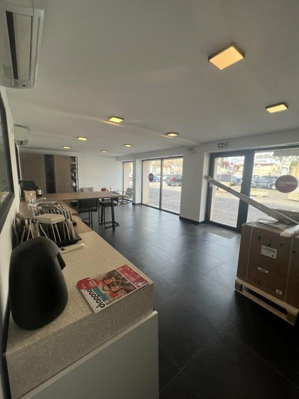 10 Rue Du Docteur Armaing, Plaisance-du-Touch to rent Interior Photo- Image 1 of 6