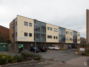 Gordon Mews, Brighton for rent Building Photo- Image 1 of 8