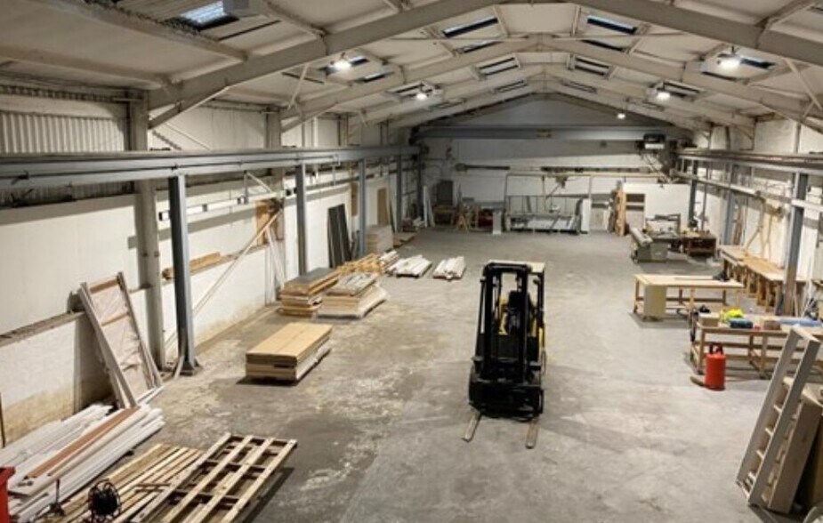 38-40 Sandy Rd, Liverpool to rent - Interior Photo - Image 3 of 3