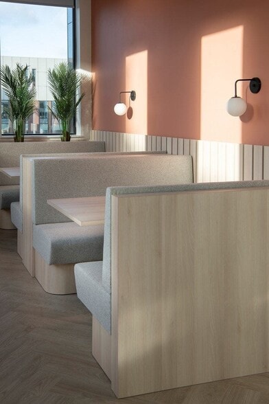 6-7 Park Row, Leeds to rent - Building Photo - Image 3 of 5