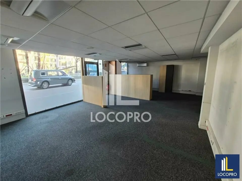 Location Commerce 60 m² - Photo 1