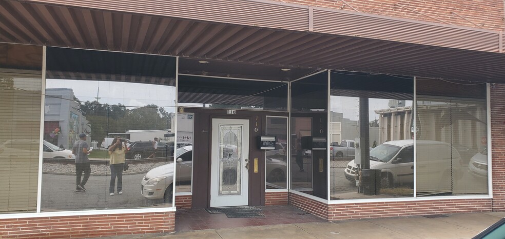 110 S Center St, Mount Olive, NC for sale - Building Photo - Image 2 of 13