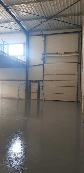 Light Industrial in Signes for sale - Interior Photo - Image 3 of 5