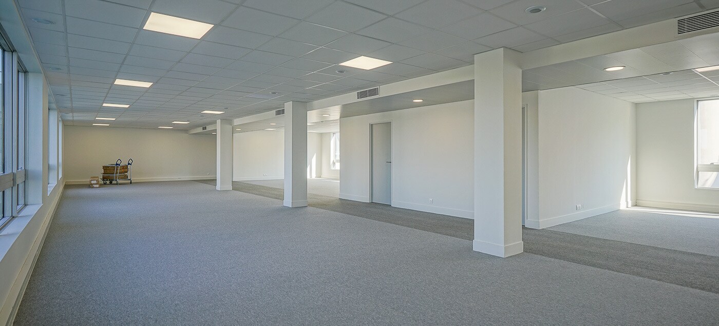 Office in Saint-Ouen-Sur-Seine to rent Building Photo- Image 1 of 16