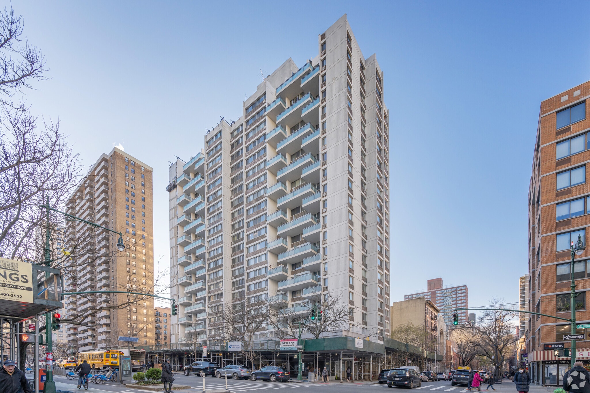 700 Columbus Ave, New York, NY to rent Building Photo- Image 1 of 4