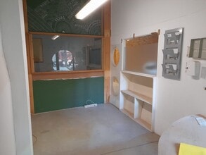 Retail in Barcelona, Barcelona to rent Interior Photo- Image 2 of 10