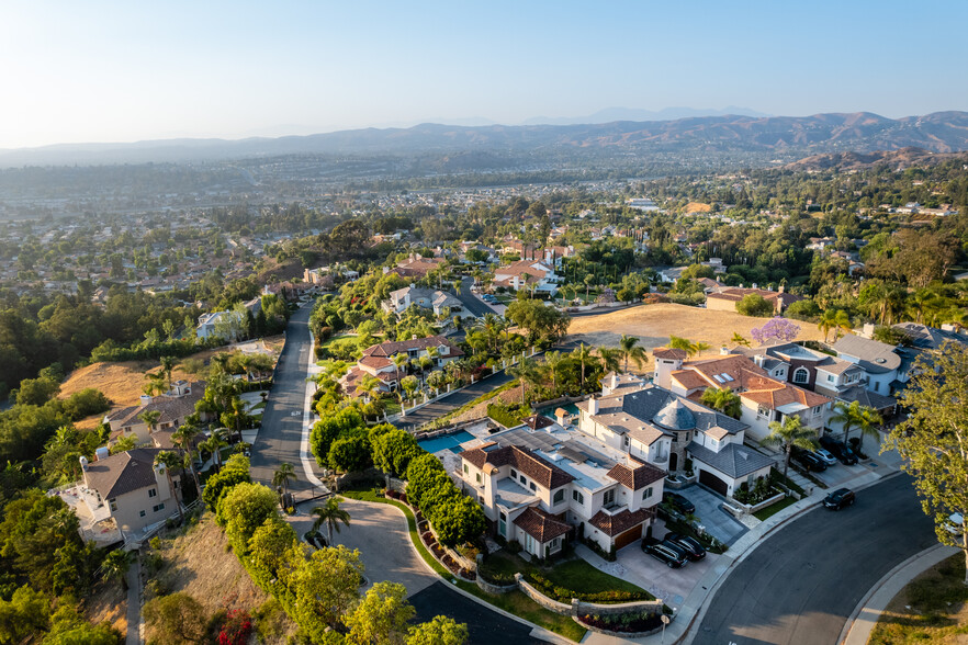 6365-6385 E Hillgate Ln, Anaheim Hills, CA for sale - Primary Photo - Image 1 of 6