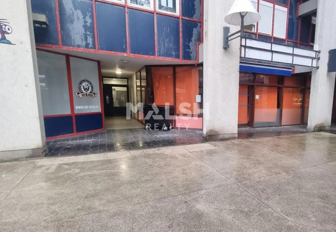 Office in Lyon for sale Building Photo- Image 1 of 4