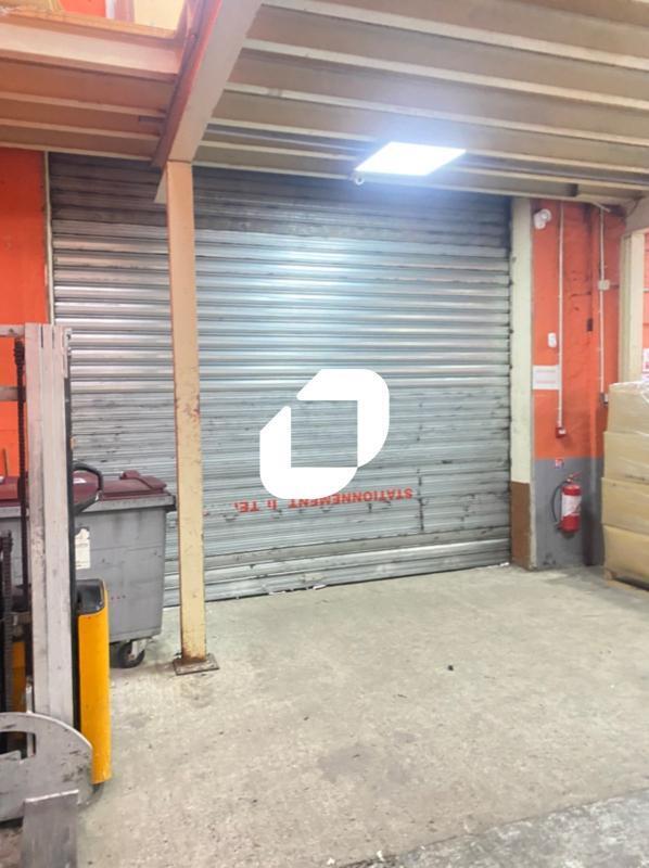 Light Industrial in Bobigny to rent Interior Photo- Image 1 of 4